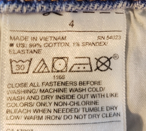 Old Navy (Lot Of 2) Boyfriend Jean Shorts Size 4 High Rise Medium & Lig… - Picture 8 of 14